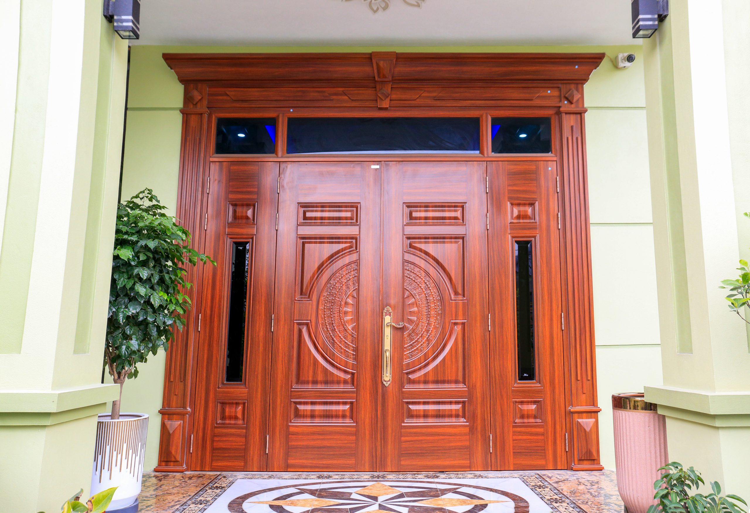 Cửa thép vân gỗ