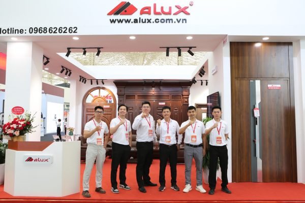 Hành trình 17 năm phát triển của Alumax Việt Nam: Từ nền tảng cơ khí đến thương hiệu cửa thép vân gỗ Alux phủ rộng toàn quốc